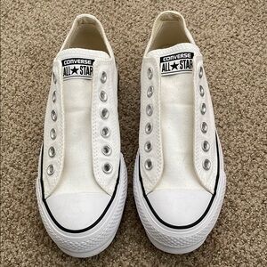 Converse White Size 6 Chuck Taylor All-Star Sneakers